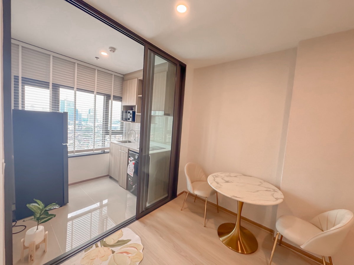 รูป Condo ย่านพระราม 4 เชื่อมอโศก | ห้องใหม่ | ชั้นสูง | วิวสูง | เงียบสงบ - รูปที่ 6/10
