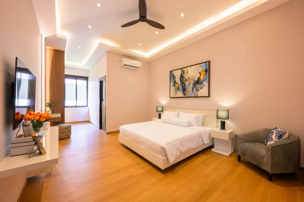 รูป Luxury Pool Villa พูลวิลล่าส่วนตัว หรูหรา มีระดับ ใจกลางเมือง สัมผัสความเหนือระดับ กับดีไซน์ที่โดดเด่น Mood และ Tone สุดพิเศษ ตอบโจทย์ทุกไลฟ์สไตล์ - รูปที่ 10/37