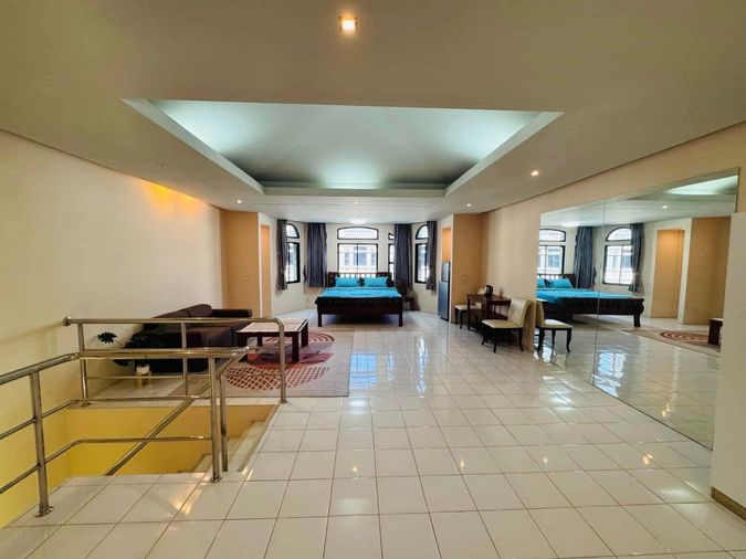 4-bed townhouse for rent, 350 sqm, 33 sq wah, Chicha Castle