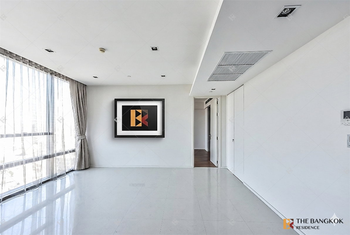 รูป 🏙️ High-Floor Luxury Living - The Bangkok Sathorn near BTS Surasak - รูปที่ 2/8