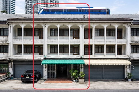 ให้เช่าอาคารพาณิชย์ 3.5 ชั้น พหลโยธิน20-26 ใกล้ เซ็นทรัลลาดพร้าว 900ม.ใ18 ตร.ว. 250 ตร.ม. BTSพหลโยธิน24 400 ม.