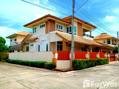Houses for sale Chonburi : Classic Home Garden with 3 Bedrooms 3 Bathrooms 1950558