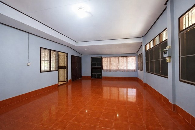 รูป โรบินสัน บ้านเดี่ยวชั้นเดียว 2 หลัง ติดไทวัสดุ ฉะเชิงเทรา 600ม. 3นอน 3น้ำ ตลาดโสธร 1.2 กม. 299 ตร.ว. 6 คัน ถ.ฉะเชิงเทรา-บางปะกง - รูปที่ 11/18