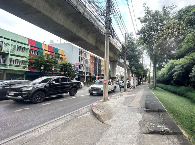 ขายที่ดินติดถนนจรัญสนิทวงศ์ หน้ากว้าง ประมาณ 43 ม. เนื้อที่ 308 ตร.ว. แปลงสวยหายาก