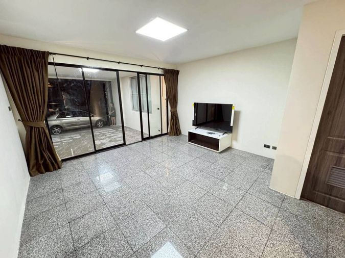 4-bed home office for rent, 249 sqm, Sriwara Town in Town