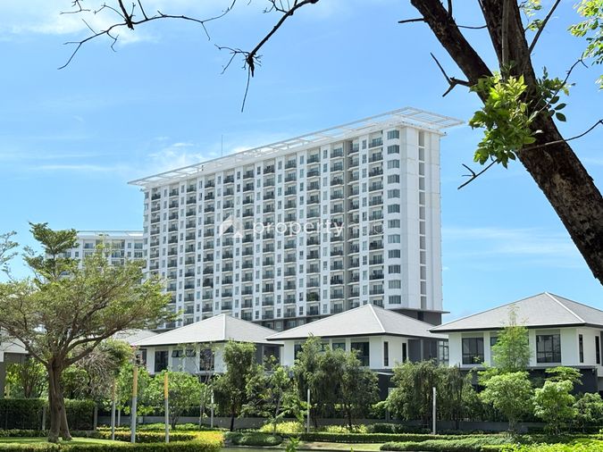 The Parkland Srinakarin Lakeside
