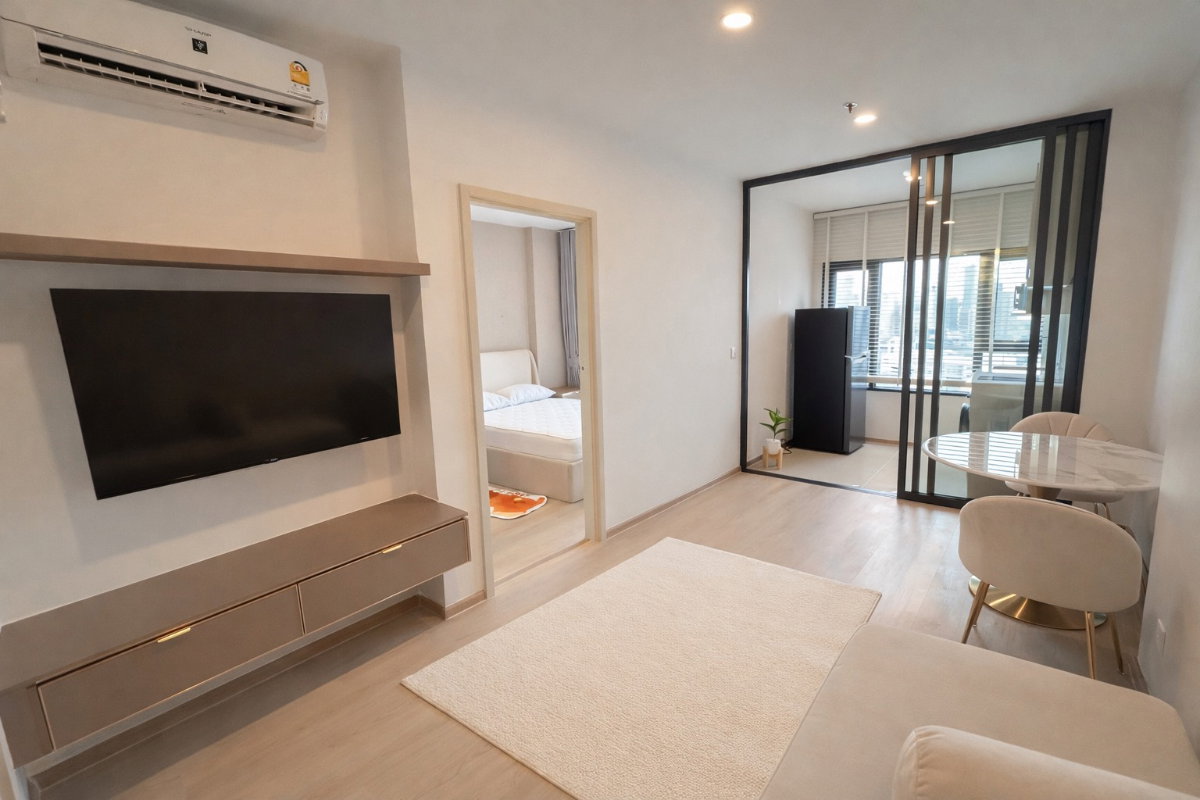รูป Condo ย่านพระราม 4 เชื่อมอโศก | ห้องใหม่ | ชั้นสูง | วิวสูง | เงียบสงบ - รูปที่ 1/10