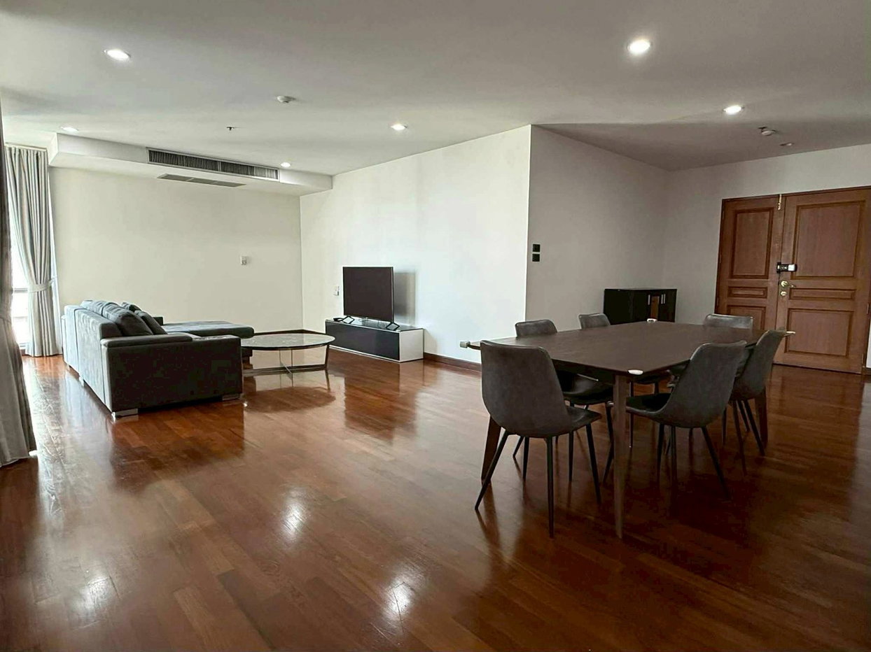 รูป LTH14668 – Condo for Rent | Grand Langsuan | 150 sqm | 3 Bedrooms 2 Bathrooms | Luxury Spacious Residence High Floor City Living - รูปที่ 1/5