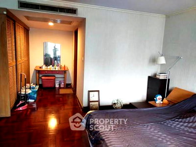 Condos for sale BTS Phrom Phong : 2-BR Condo at Lake Avenue Sukhumvit 16 near BTS Asok (ID 2720848)