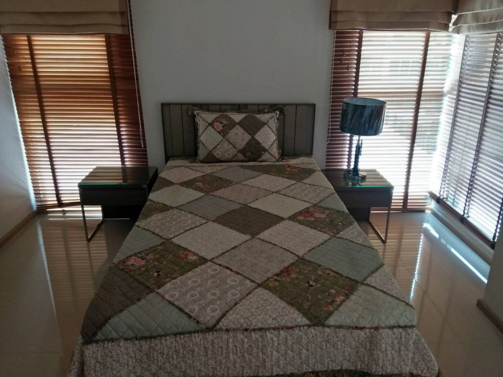 P-135867 Move-in Ready! 2 Bed City View @ The Clover, 15 Mins to CBD! 40,000 THB Line Id: @easythaihome 085-592-2897