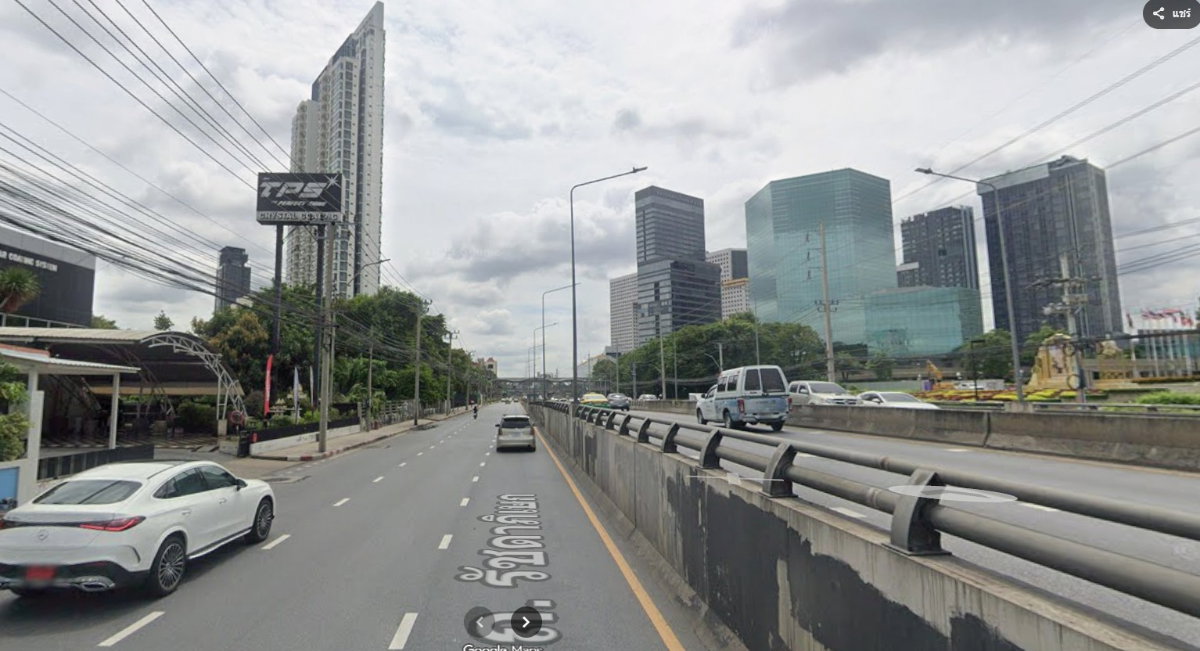 รูป ขายด่วน ที่ดินติดถนนรัชดาภิเษก ใกล้เมเจอร์รัชโยธินเพียง 500 เมตร ราคาถูกที่สุดแปลงสุดท้าย ติดต่อ 063-363-4664 - รูปที่ 3/5