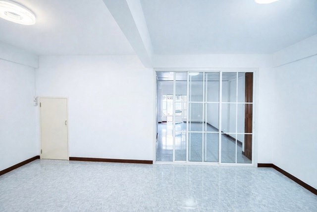 รูป บ้านเดี่ยว 4 นอน 2 น้ำ MRTเดอะมอลล์ บางกะปิ 400 ม. 50 ตร.ว. 200 ตร.ม. MRT บางกะปิ 800 ม. บิ๊กซี ลาดพร้าว 900 ม. โลตัส บางกะปิ 900 ม. - รูปที่ 3/8