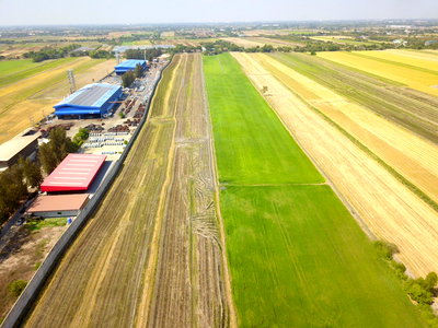 ที่ดิน ลาดหลุมแก้ว ปทุมธานี : ขายที่ดินเปล่า 21 ไร่ 160 ตร.ว. อ.ลาดหลุมแก้ว จ.ปทุมธานี ทำเลทอง ติดสถานีไทยคม ลาดหลุมแก้ว