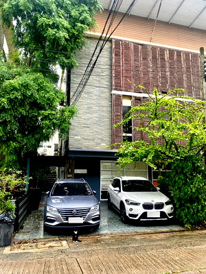 เช่าโฮมออฟฟิศ ถนนประดิษฐ์มนูธรรม : 🏡 ให้เช่า ทาวน์โฮมออฟฟิศ 3 ชั้น ย่าน Town in Town