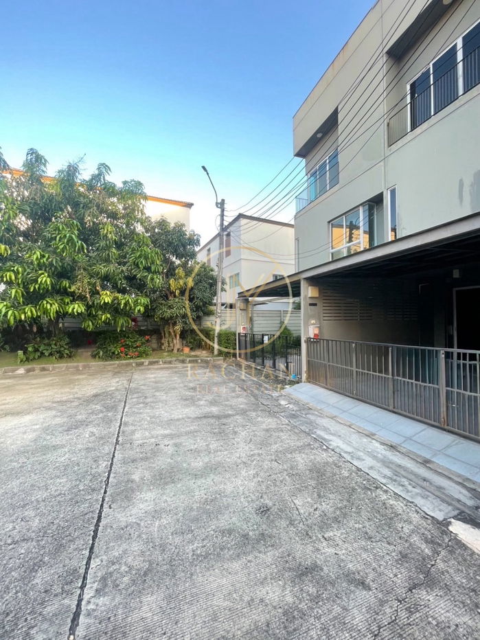 รูป ขายด่วน ทาวน์โฮม3ชั้น หมู่บ้าน Patio แจ้งวัฒนะ เนื้อที่18.8 ตร.ว - รูปที่ 2/20