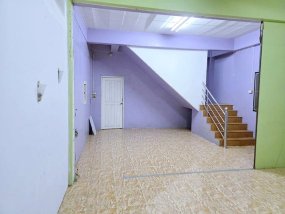 รูป โกดังพร้อมอาคารพาณิชย์ 2 ชั้น หลังมุม ถ.เอกชัย81-87 ทำรั้วแล้ว 800 ตร.ม. 3นอน 3น้ำ พร้อมสำนักงาน 3 ห้อง ใกล้ บิ๊กซี เอกชัย 900 ม. - รูปที่ 8/8