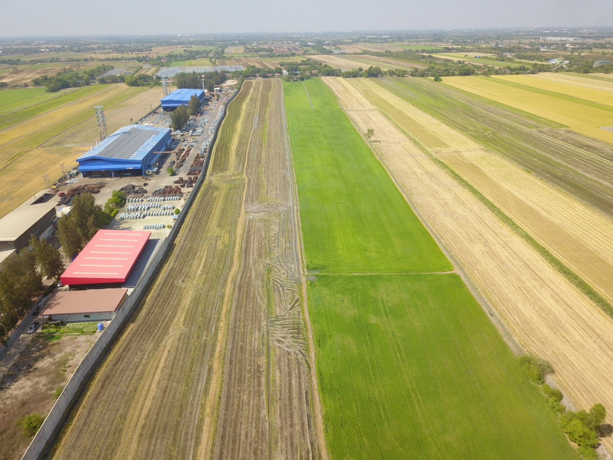 รูป ขายที่ดินเปล่า 21 ไร่ 160 ตร.ว. อ.ลาดหลุมแก้ว จ.ปทุมธานี ทำเลทอง ติดสถานีไทยคม ลาดหลุมแก้ว - รูปที่ 2/10