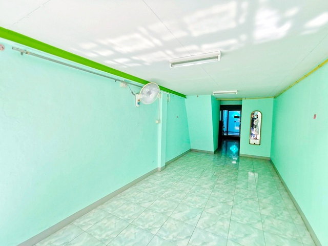 รูป เช่าอาคารพาณิชย์ 3 ชั้น 4 นอน 4 น้ำ ใกล้ ถนนนวมินทร์ 101-109 ตลาดปัฐวิกรณ์ 850 ม. 25 ตร.ว.300 ตร.ม. แฟชั่น 2.6 กม. - รูปที่ 4/8