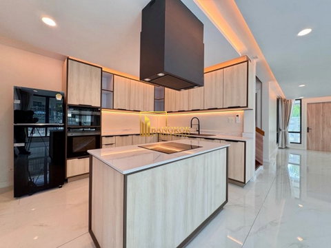 Modern 3 Bedroom House For Rent in Thonglor Area - BR28276SH