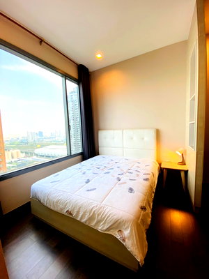 Condos for rent : For rent Q Asoke MRT Petburi Line ID @757zwvfy