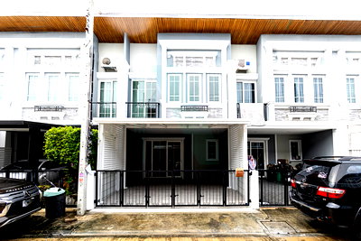 Townhouses for sale Soi On Nut (Sukhumvit 77) : 📌 For Sell Town house BAAN KLANG MUANG RAMA 9-ON NUT 3-story 3 bedroom 3 bathroom