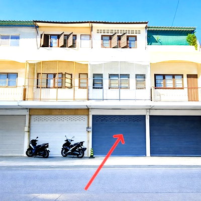 เช่าอาคารพาณิชย์ นิคมอุตสาหกรรมบางปู : อาคาร 3 ชั้น 3 นอน ไทวัสดุ ศรีนครินทร์ 680ม.BTS โรงเรียนนายเรือ 1.5 กม. 2 น้ำ ใกล้เทศบาลบางเมือง 200 ม.