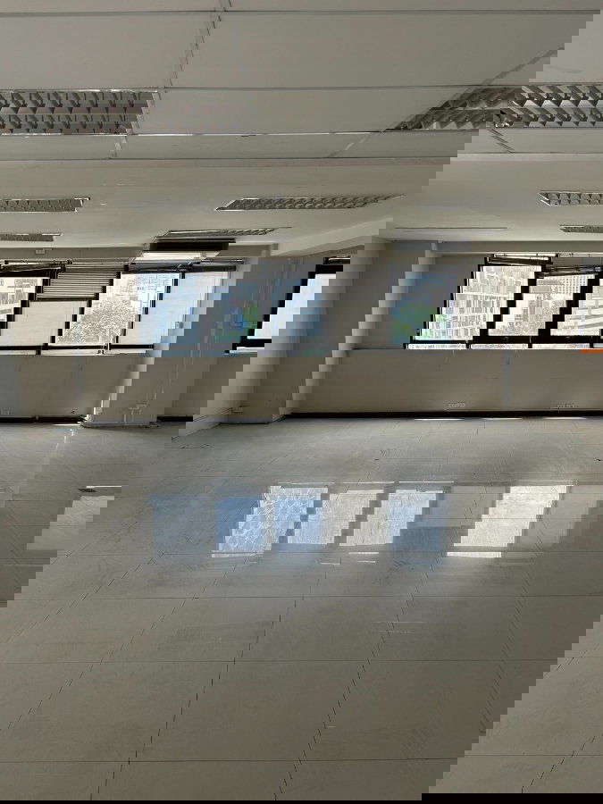 รูป 🏢 ให้เช่าพื้นที่สำนักงาน ติด MRT สุทธิสาร ✨ ทำเลทอง ริมถนนรัชดาภิเษก ใกล้แยกสุทธิสาร เดินทางสะดวก - รูปที่ 3/7