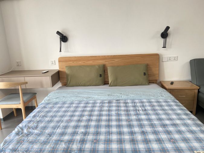 Short-Term Rental Condo: Hillside Condo 4 – Beautiful Room, Newly Renovated, Mountain View (ID:617CR)