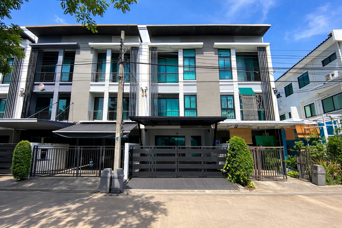รูป ให้เช่า บ้านกลางเมือง พระราม 9 – รามคำแหง ทาวน์โฮม 3 ชั้น สภาพใหม่ ทำเลศักยภาพ ใกล้ทางด่วนและ Airport Link - รูปที่ 1/34