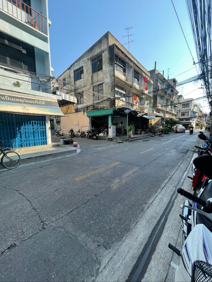 รูป บ้านตึก 3ชั้นทตกแต่งแล้วพร้อมอยู่ เดินทางสะดวก+ง่าย ใกล้สถานที่สำคัญหลายแห่ง - รูปที่ 3/14