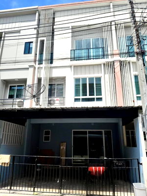 เช่าทาวน์โฮม สถาบันเทคโนโลยีไทย-ญี่ปุ่น : 🏡 ให้เช่าทาวน์โฮม 3 ชั้น Patio พัฒนาการ 38 | เลี้ยงสัตว์ได้ | ทะลุอ่อนนุชได้ | ทำเลศักยภาพ ใกล้ทางด่วน