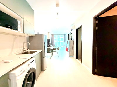 Condos for rent BTS On Nut : Condo for Rent near BTS Phra Khanong: Skywalk Residences : Convenient transportation, close to the expressway and lifestyle destinations.