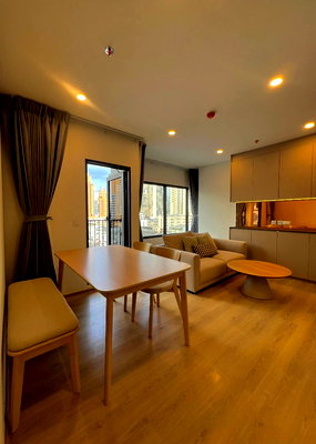 Condos for rent : 🌟 Life Rama 4-Asoke 
Size 50 SQ.M Type 2 Bedroom 1 Bathroom On the 9th Floor 
Rental.45,000 THB