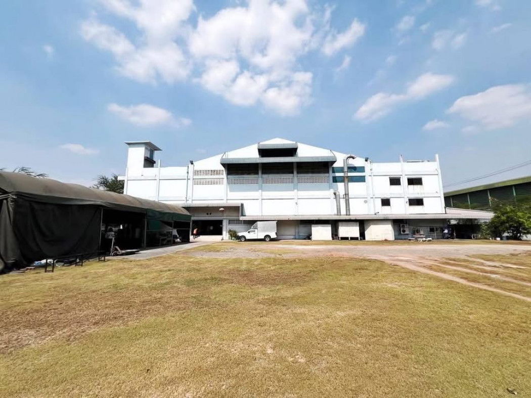 รูป ขายโรงงานสำเร็จรูป ผังสีชมพู เกือบ 3 ไร่ ใกล้ถนนพระราม 2 | ใกล้ทางด่วน M82 เดินทางสะดวก พร้อมโกดังและที่พักคนงานครบ - รูปที่ 1/12