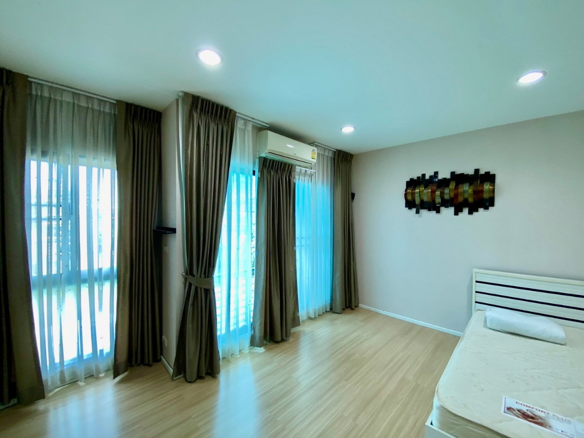 รูป ให้เช่า บ้านกลางเมือง พระราม 9 – รามคำแหง ทาวน์โฮม 3 ชั้น สภาพใหม่ ทำเลศักยภาพ ใกล้ทางด่วนและ Airport Link - รูปที่ 18/34