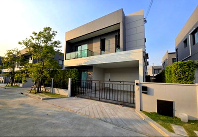 Houses for rent Bang Plee Samut Prakarn : 2-story detached house for rent in Centro Bangna, beautiful, fully furnished, near Mega Bangna. Interested? Add Line: @841qqlnr