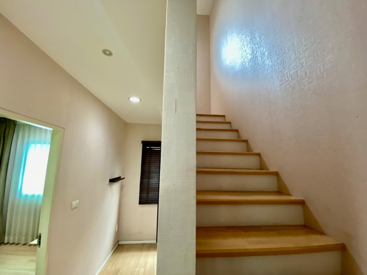 รูป ให้เช่า บ้านกลางเมือง พระราม 9 – รามคำแหง ทาวน์โฮม 3 ชั้น สภาพใหม่ ทำเลศักยภาพ ใกล้ทางด่วนและ Airport Link - รูปที่ 21/34