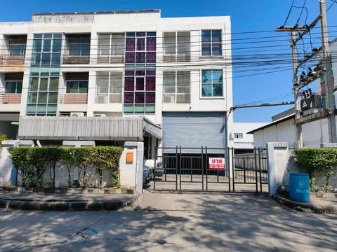 💖💖ขายมินิแฟคตอรี่สำหรับ SME หน้ากว้าง 15 เมตร ยาว45 เมตร, ทิศใต้, พร้อม Forklift และอื่นๆ / สนใจสอบถามได้นะคะ Line ID = atfirm2010💖💖