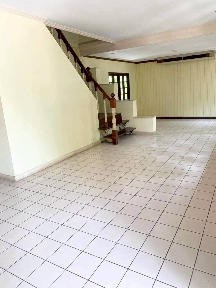 รูป ขายที่ดินพร้อมบ้านเดี่ยว 2 ชั้น สไตล์คลาสสิก กรุงเทพนนท์ 14 ทำเลดี ใกล้ MRTแยกติวานนท์ 150 เมตร - รูปที่ 6/20