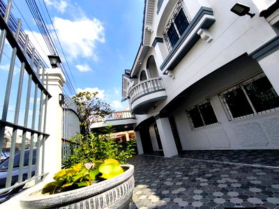 เช่าบ้านเดี่ยว BTS อุดมสุข : HR3305ให้เช่าบ้านเดี่ยว 6 ห้องนอน รีโนเวทใหม่ซอยวชิรธรรมสาธิต 55 (หมู่บ้านรังสิยา 2) สุขุมวิท 101/1