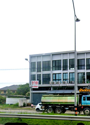 อาคารพาณิชย์ ชลบุรี : ขายอาคารพาณิชย์ หน้ากว้าง 5.8 เมตร อ.บ้านบึง จ.ชลบุรี