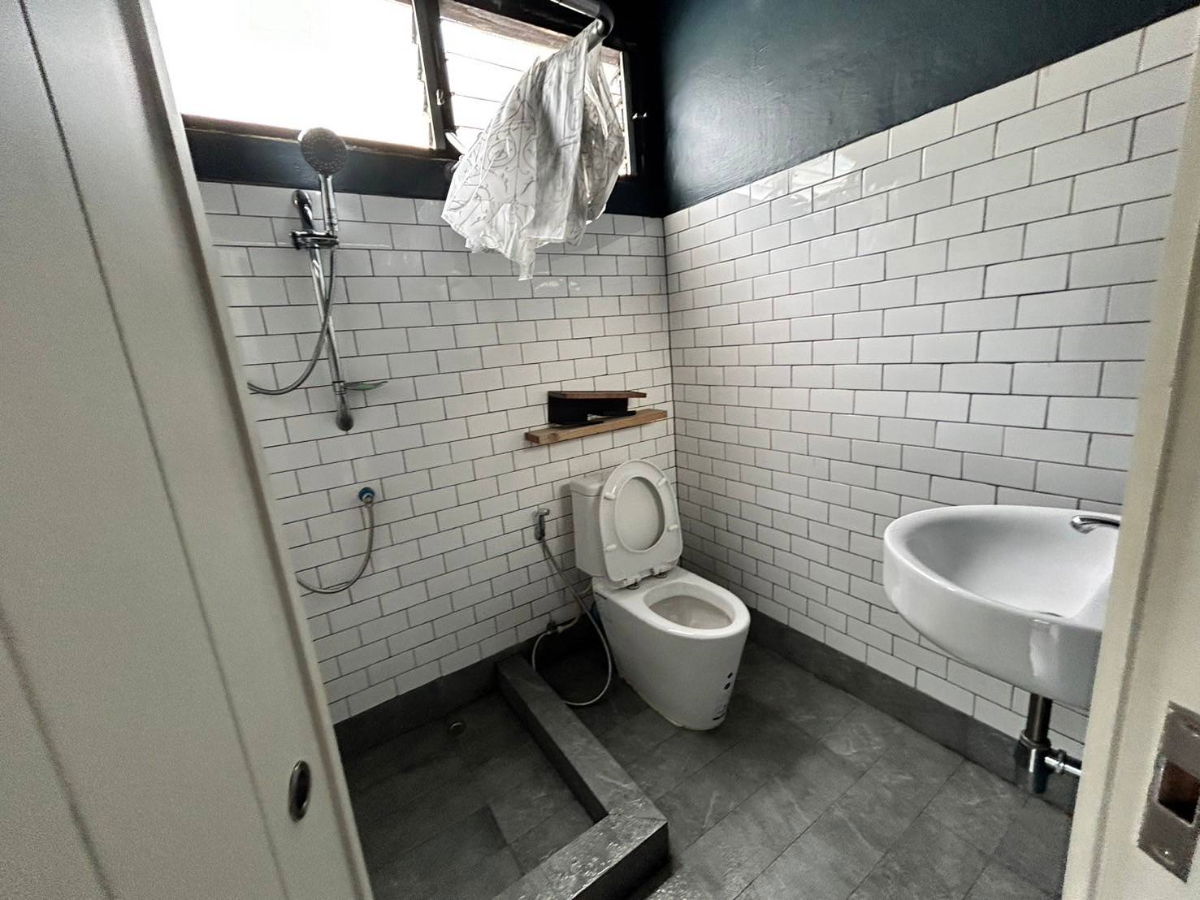 รูป เช่าออฟฟิศ สาทร ซอย สาทร 7 3 ชั้น ขนาด 37 ตารางวา - รูปที่ 28/36