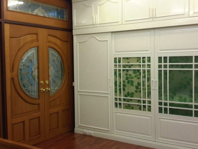 ขายทาวน์โฮม : ขายทาวน์โฮม บรรยากาศรีสอร์ท URBAN SATHORN ใกล้ BTS บางหว้า