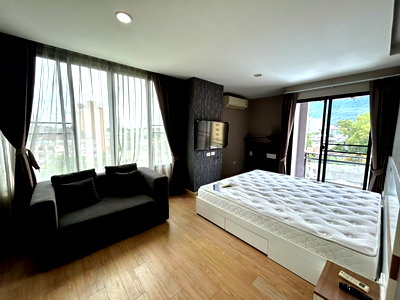 Condos for sale Maya Chiang Mai : Urgent sale!! Trams condo Jed yod , 2 beds near Nimman and CMU  : Tel: 098-9690236(Janny)