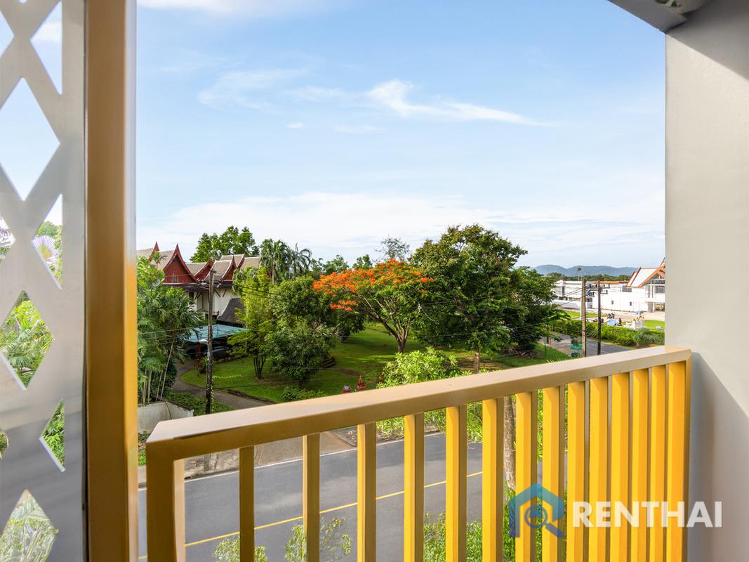 For sale condo 1 bedroom at The Ozone Condominium - image 2