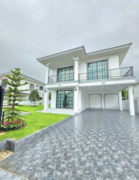 Newly built house for sale, Soi Sak Nok 19, Huai Yai, Bang Lamung. Beautiful house,move in Ready