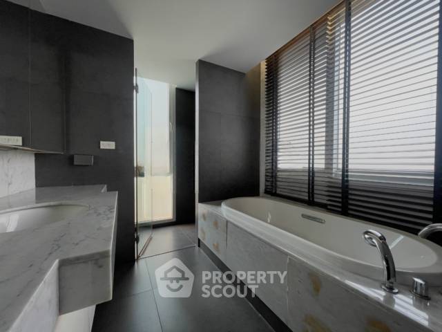 รูป คอนโด 3-ห้องนอน ที่ ลา ซิตต้า เพนท์เฮ้าส์ ใกล้ BTS ทองหล่อ (ID 2720339) - รูปที่ 2/3