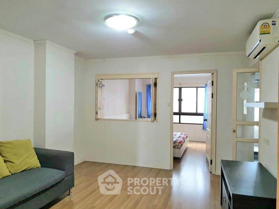 picture 1-BR Condo at Lumpini Place Narathiwas Ratchanakarin in Chong Nonsi (ID 2382807) - 1/6