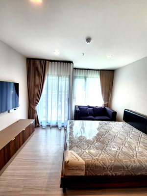 คอนโดให้เช่า : (Free Wifi)ให้เช่าLife Sathorn Sierra - 28.6ตรม. ชั้น9 วิวสระ - Line:@hac55