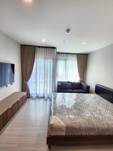 (Free Wifi)ให้เช่าLife Sathorn Sierra - 28.6ตรม. ชั้น9 วิวสระ - Line:@hac55